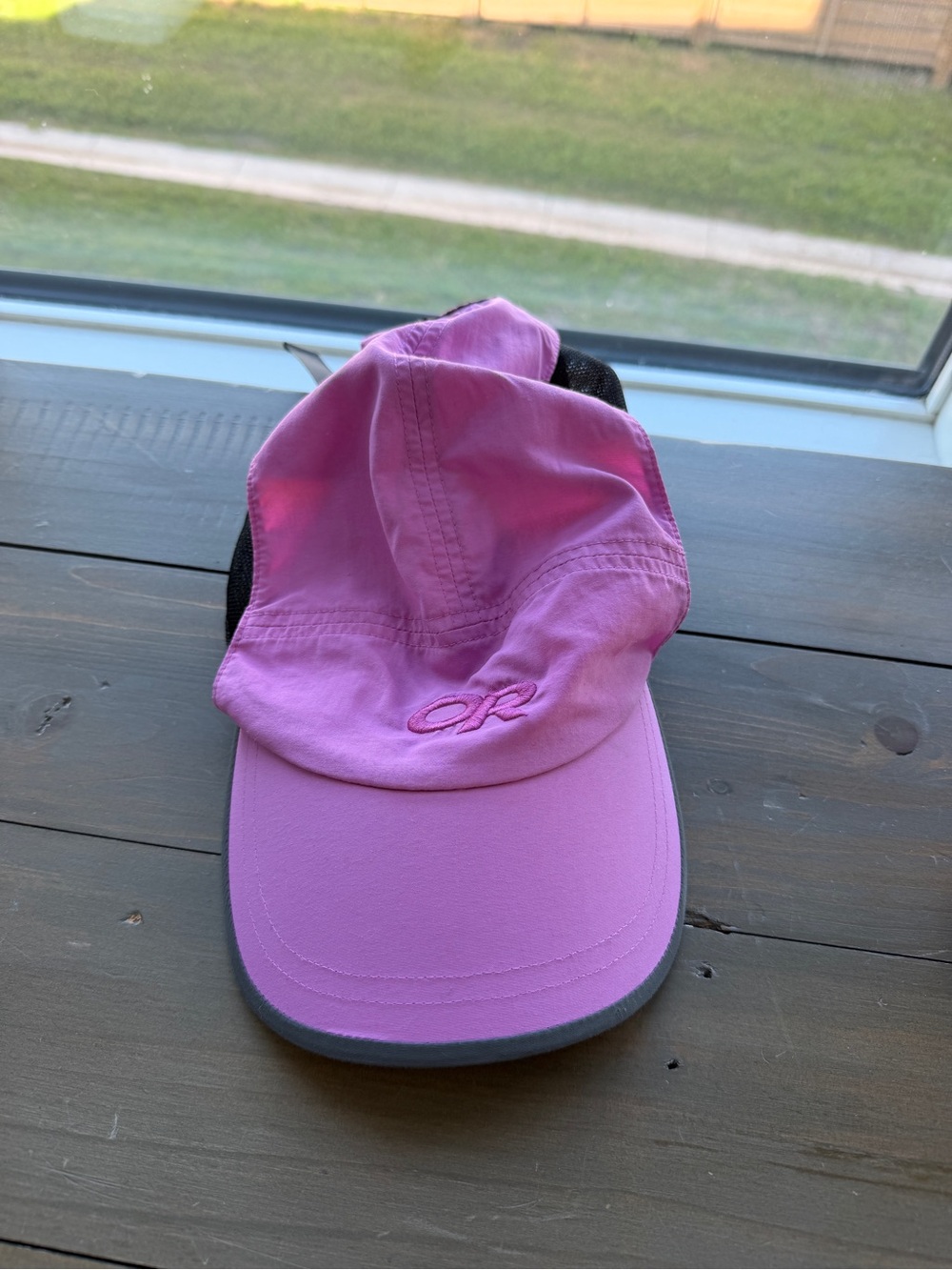 Outdoor Research Gray and Pink Women’s Hiking Cap